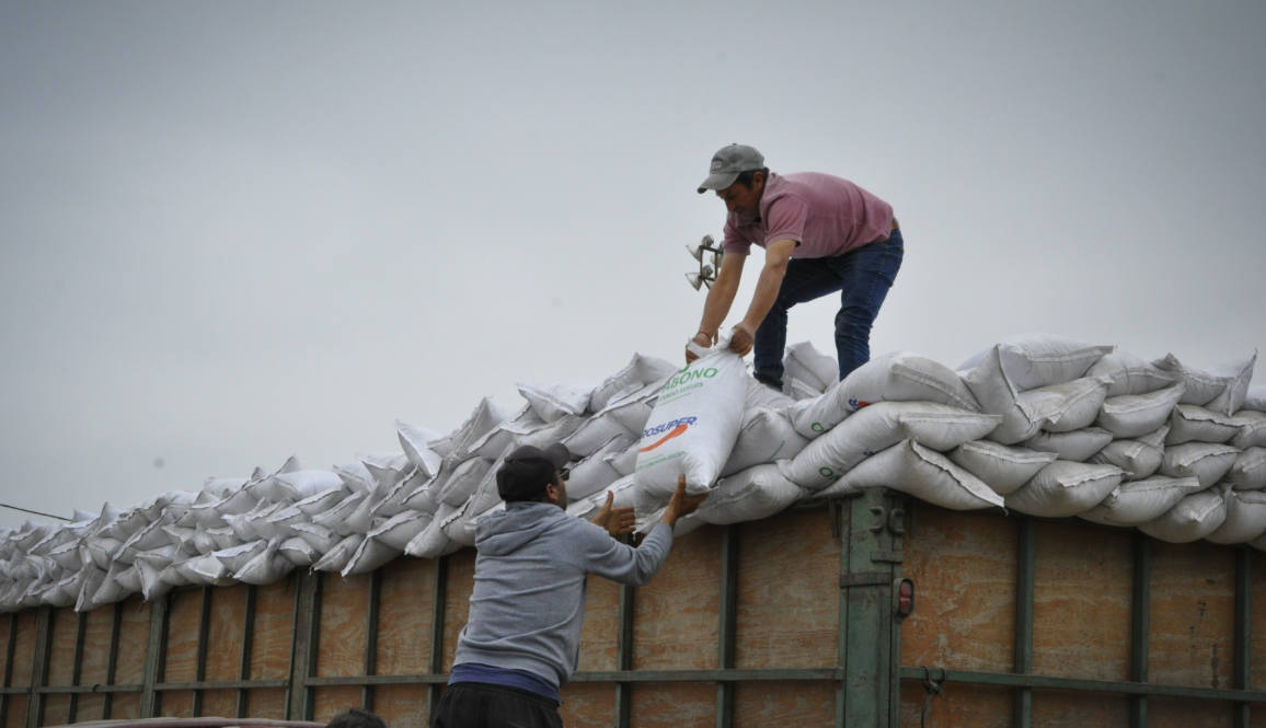 Agrosuper beneficia a pequeños agricultores de O´Higgins, Valparaíso y RM con entrega de más de 2.000 m³ de bioabono