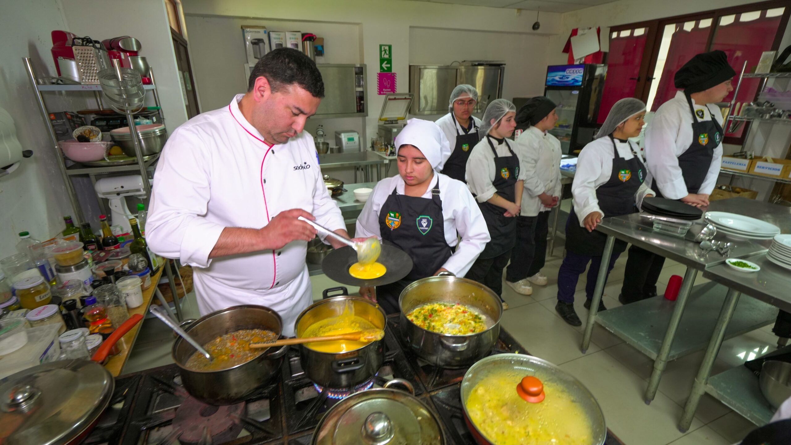 Sodexo y Pro O’Higgins fortalecen la educación técnico profesional en Paredones con jornada de transferencia tecnológica gastronómica