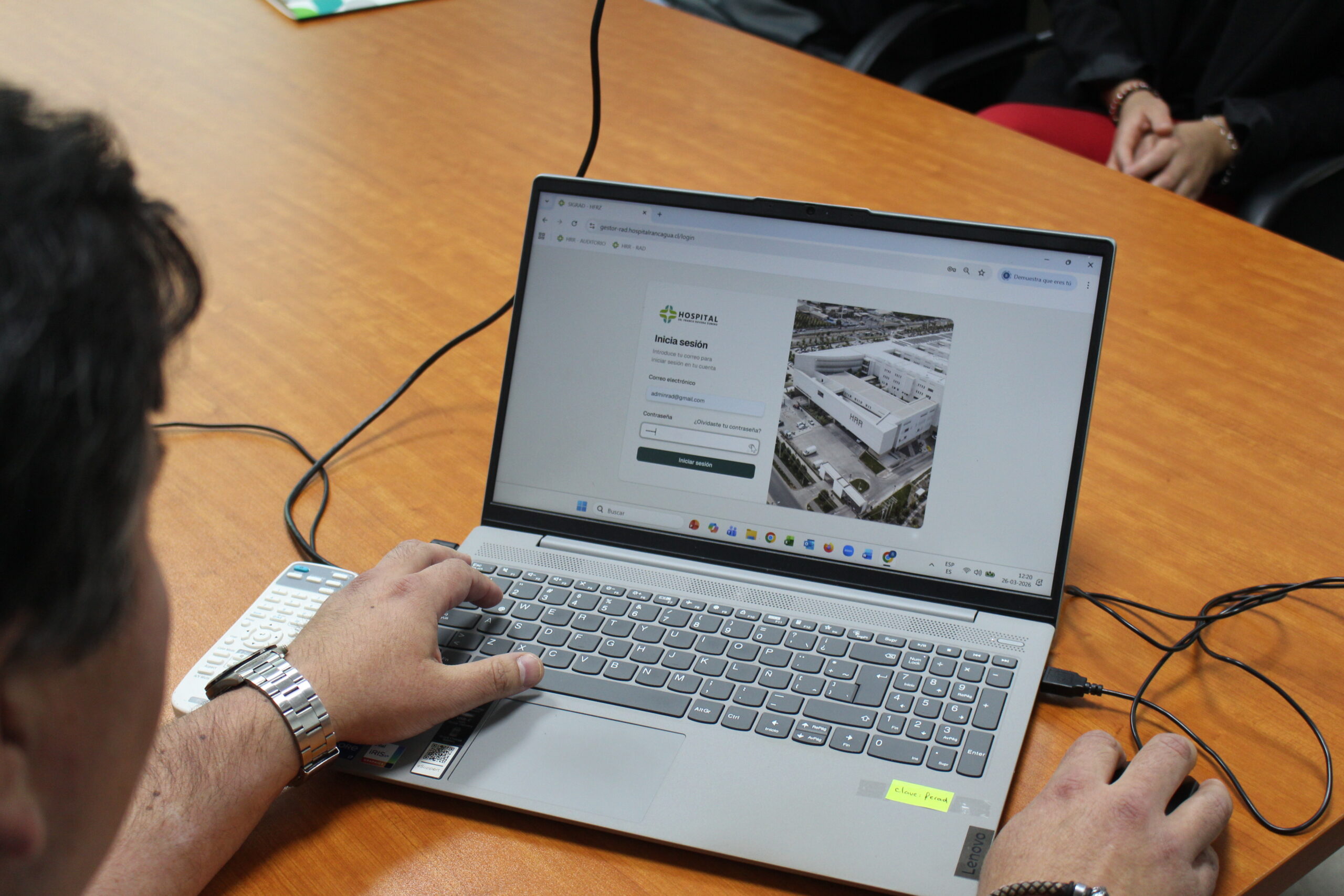 Estudiantes de INACAP desarrollan innovadora plataforma para modernizar gestión en hospital de Rancagua